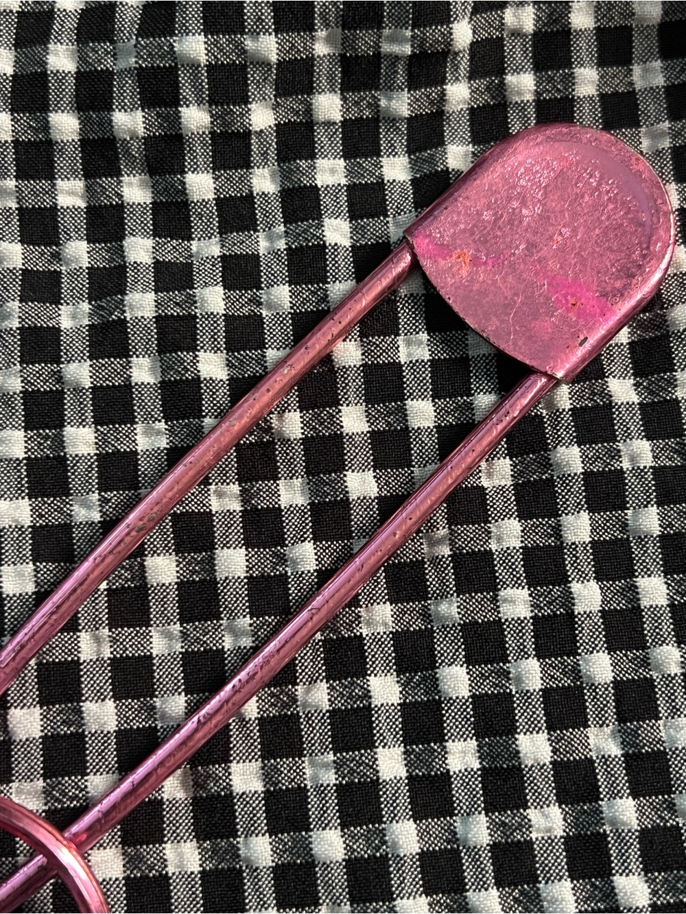Large Pink metallic Safety Pin Keyring Accessory - Picture 4 of 5